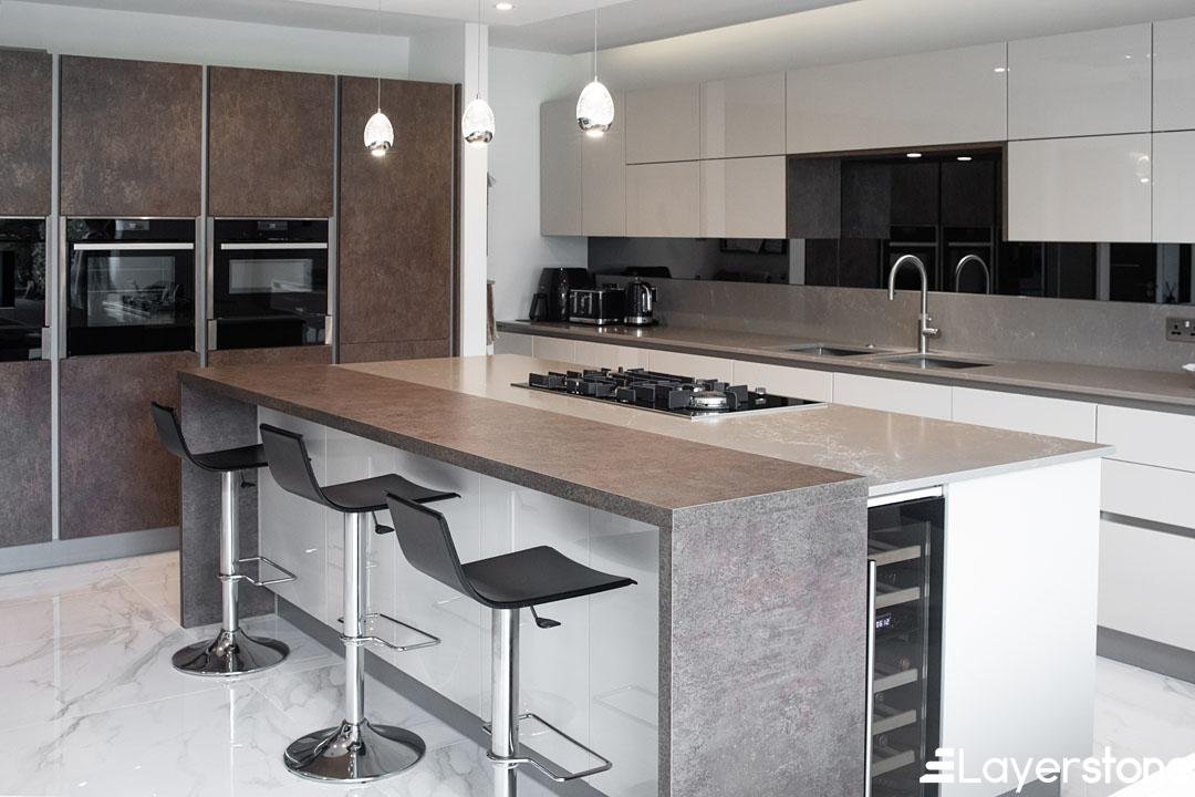 Light Brown Quratz Kitchen Island