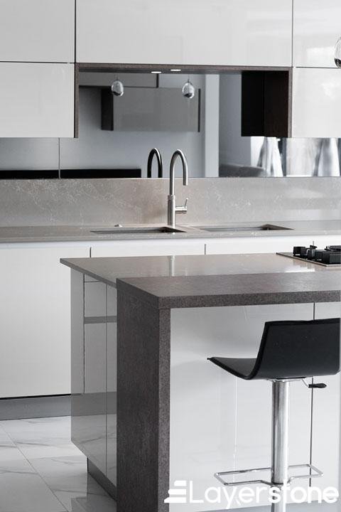 Mirrored Splashbacks with Quartz Worktop